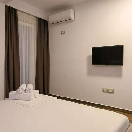 Adria 2 4*