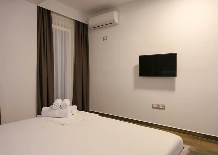 Adria 2 4*